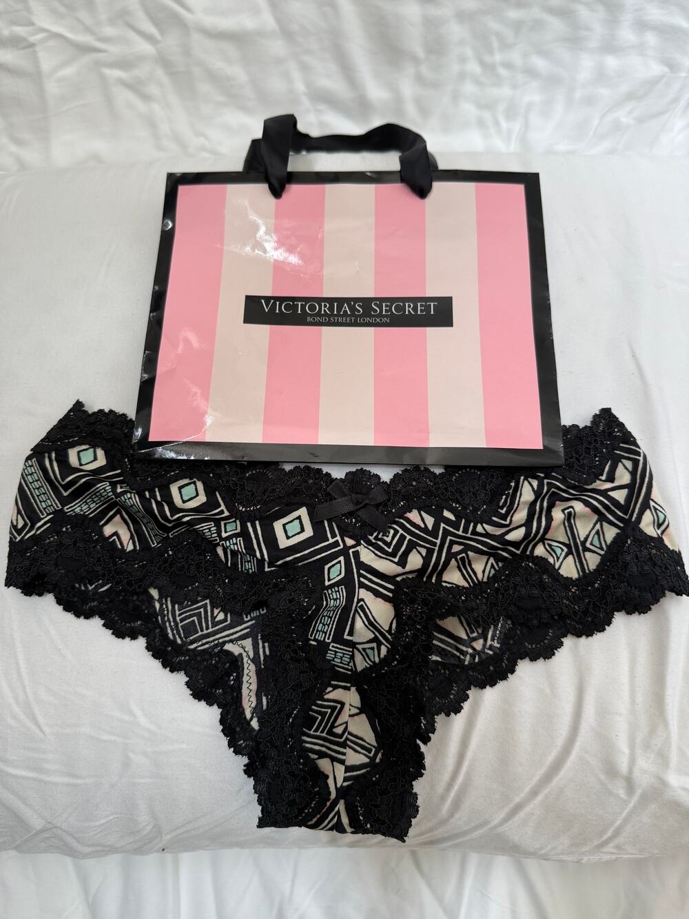 NWT Vintage Victoria’s Secret Lace Cheeky Panty with Black Lace – Size XS